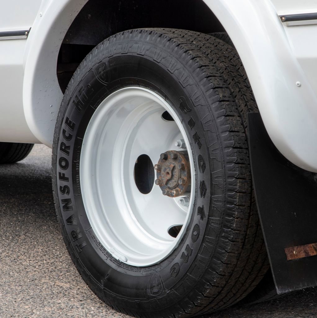 Used 2016 Ford E-450 and Econoline 450 Super Duty w/ Shuttle Bus Prep Package image 10