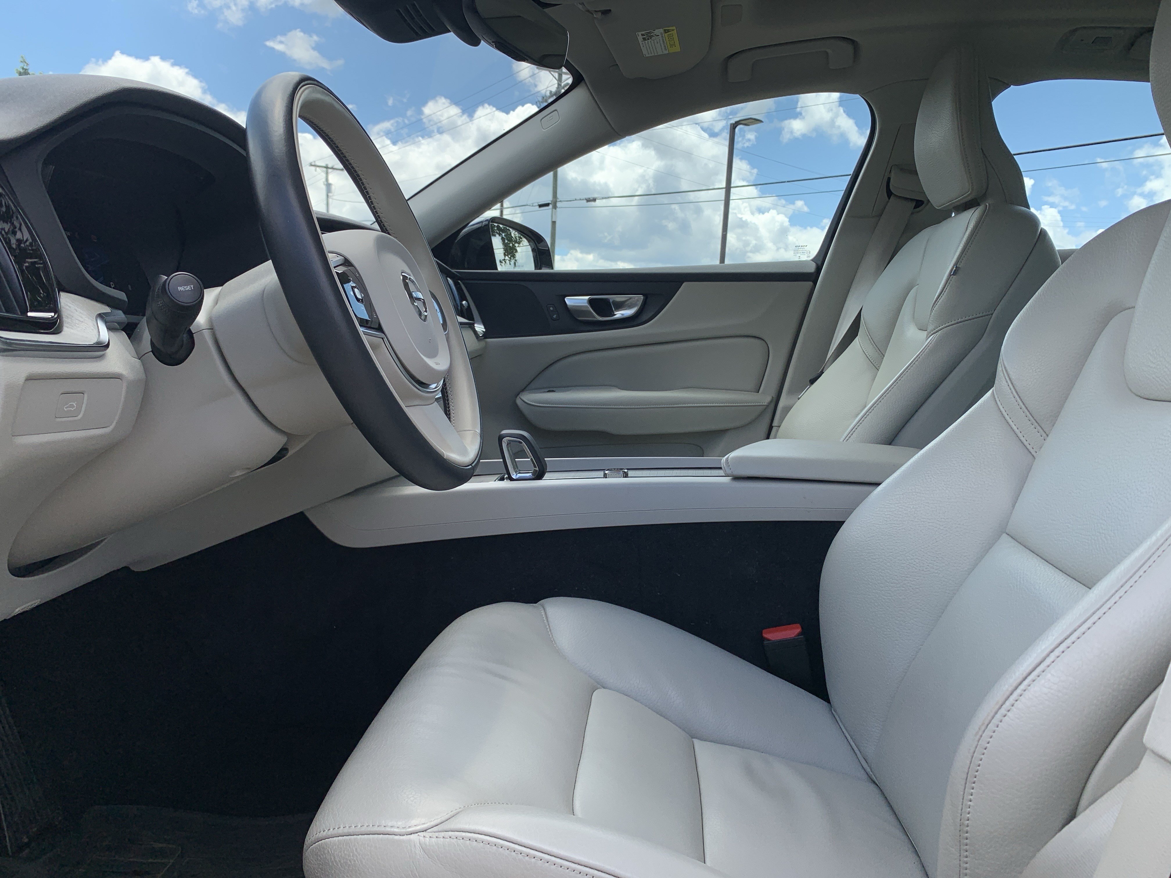 Used 2024 Volvo S60 B5 Plus w/ Climate Package AWD/4WD image 16
