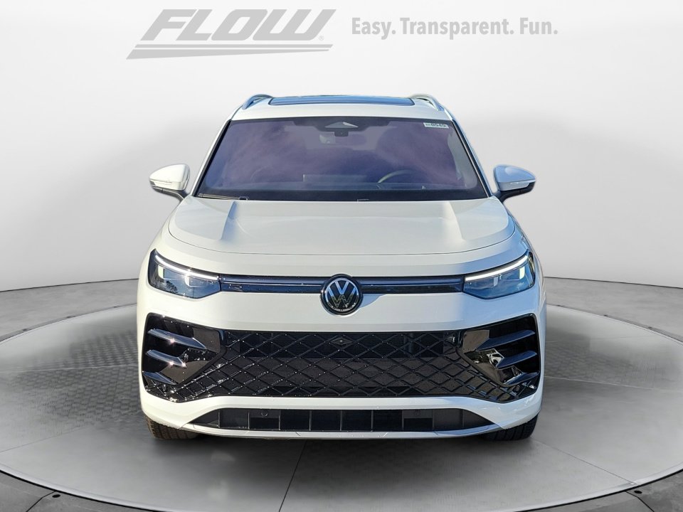 New 2026 Volkswagen Tiguan SEL R-Line image 2