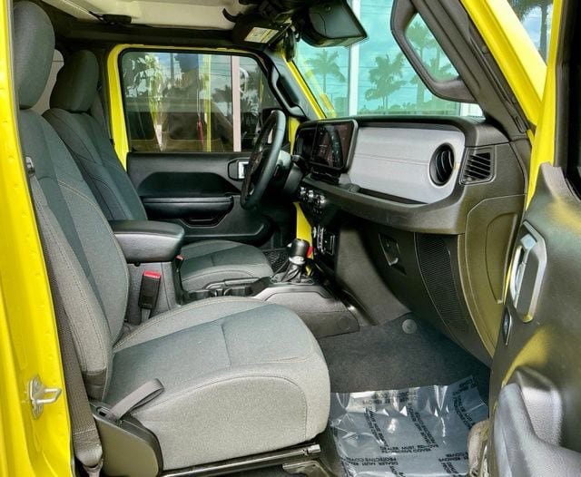 Used 2024 Jeep Wrangler Sport S image 17