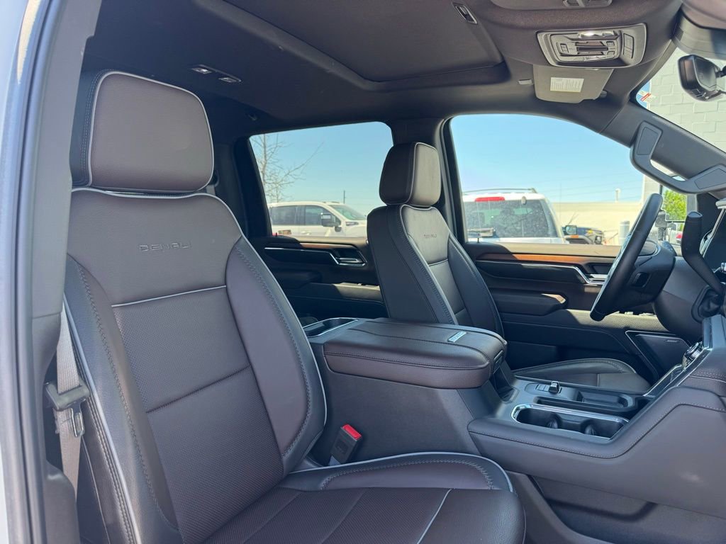 Used 2024 GMC Sierra 3500 Denali w/ Denali Reserve Package image 20
