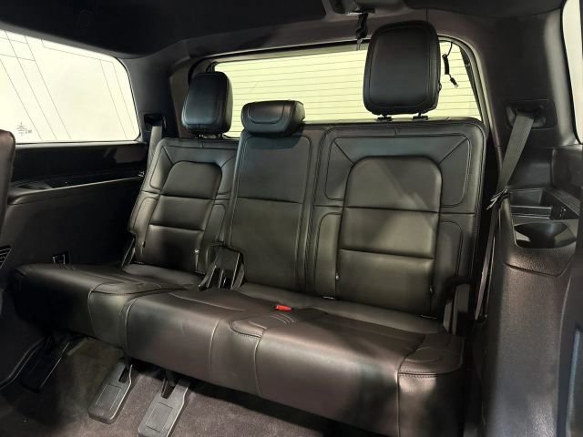 Used 2018 Lincoln Navigator Select w/ Technology Package RWD image 26