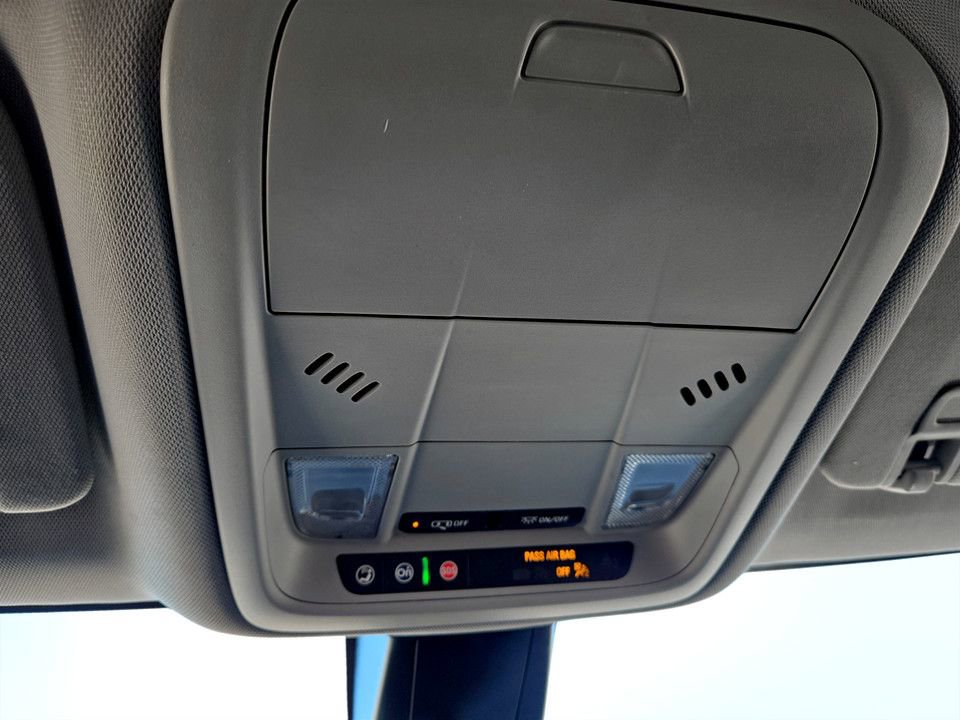 Used 2023 Chevrolet Blazer LT image 23