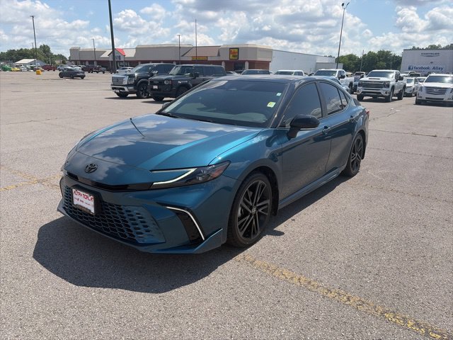 Used 2025 Toyota Camry XSE FWD image 2