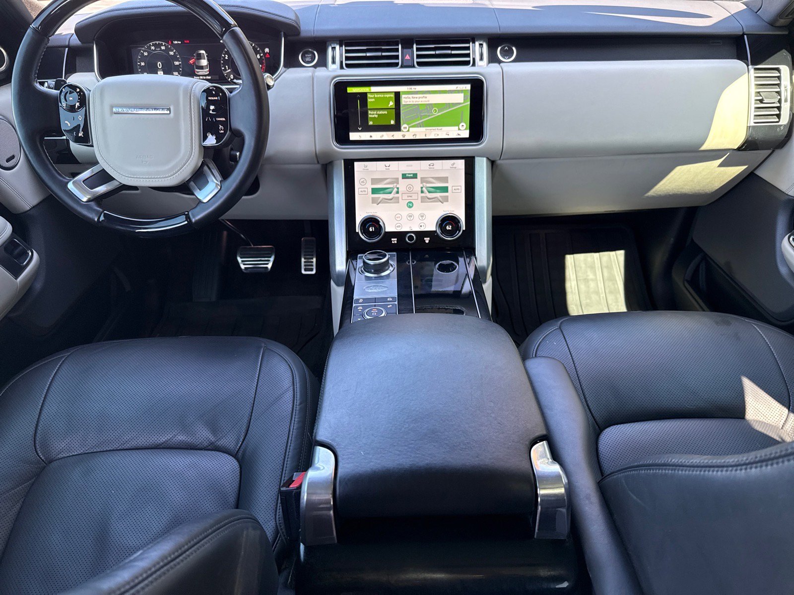 Used 2022 Land Rover Range Rover Westminster Edition image 13