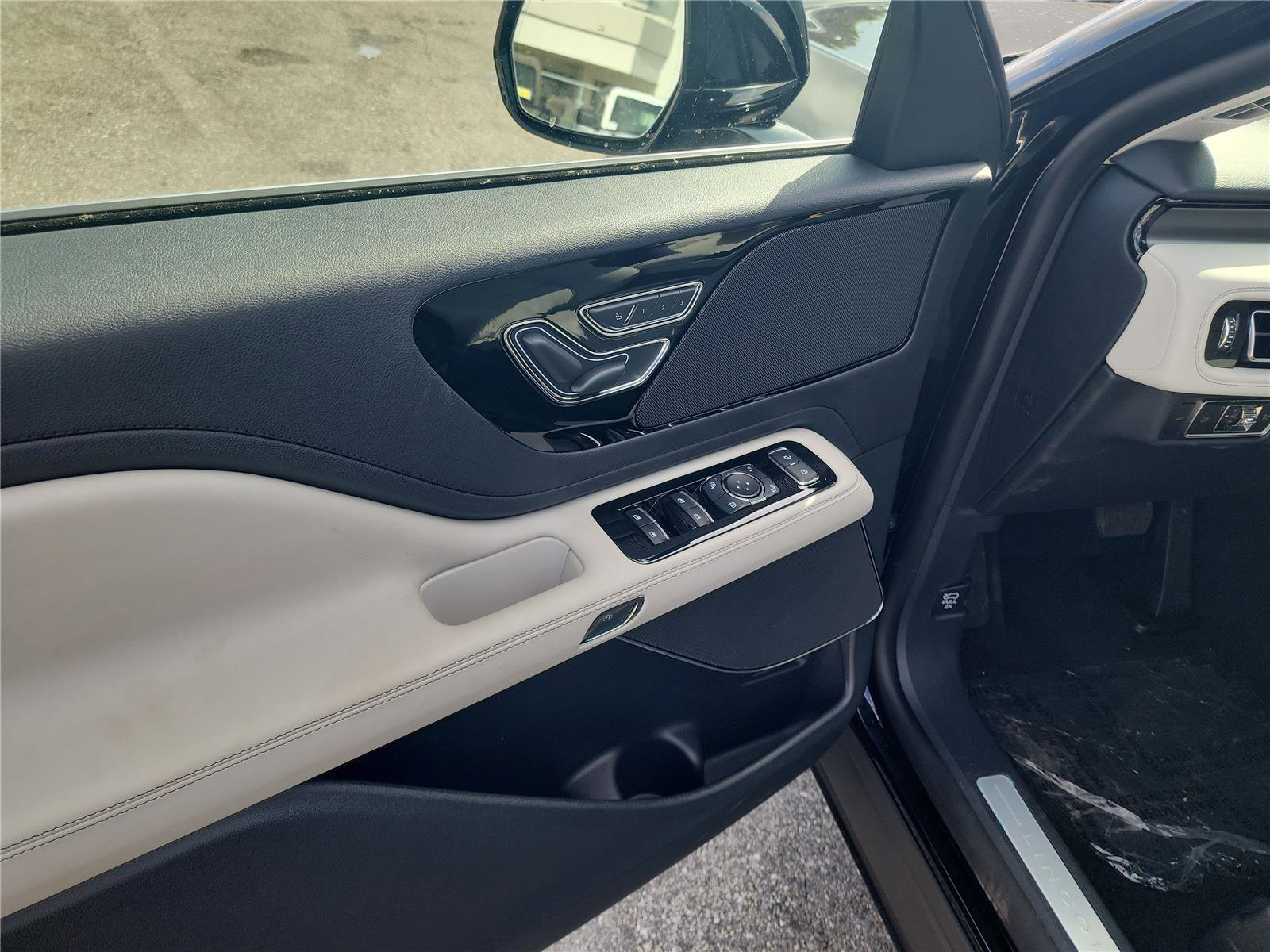 New 2026 Lincoln Aviator 2WD image 11