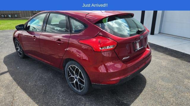 Used 2017 Ford Focus SEL w/ Cold Weather Package FWD image 9