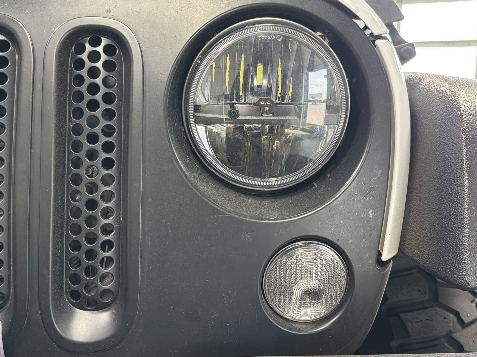 Used 2015 Jeep Wrangler Unlimited Sahara w/ Connectivity Group image 10