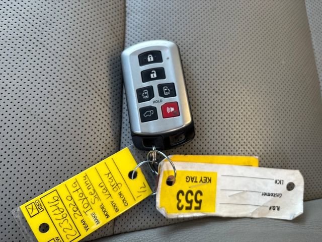 Used 2020 Toyota Sienna XLE image 29