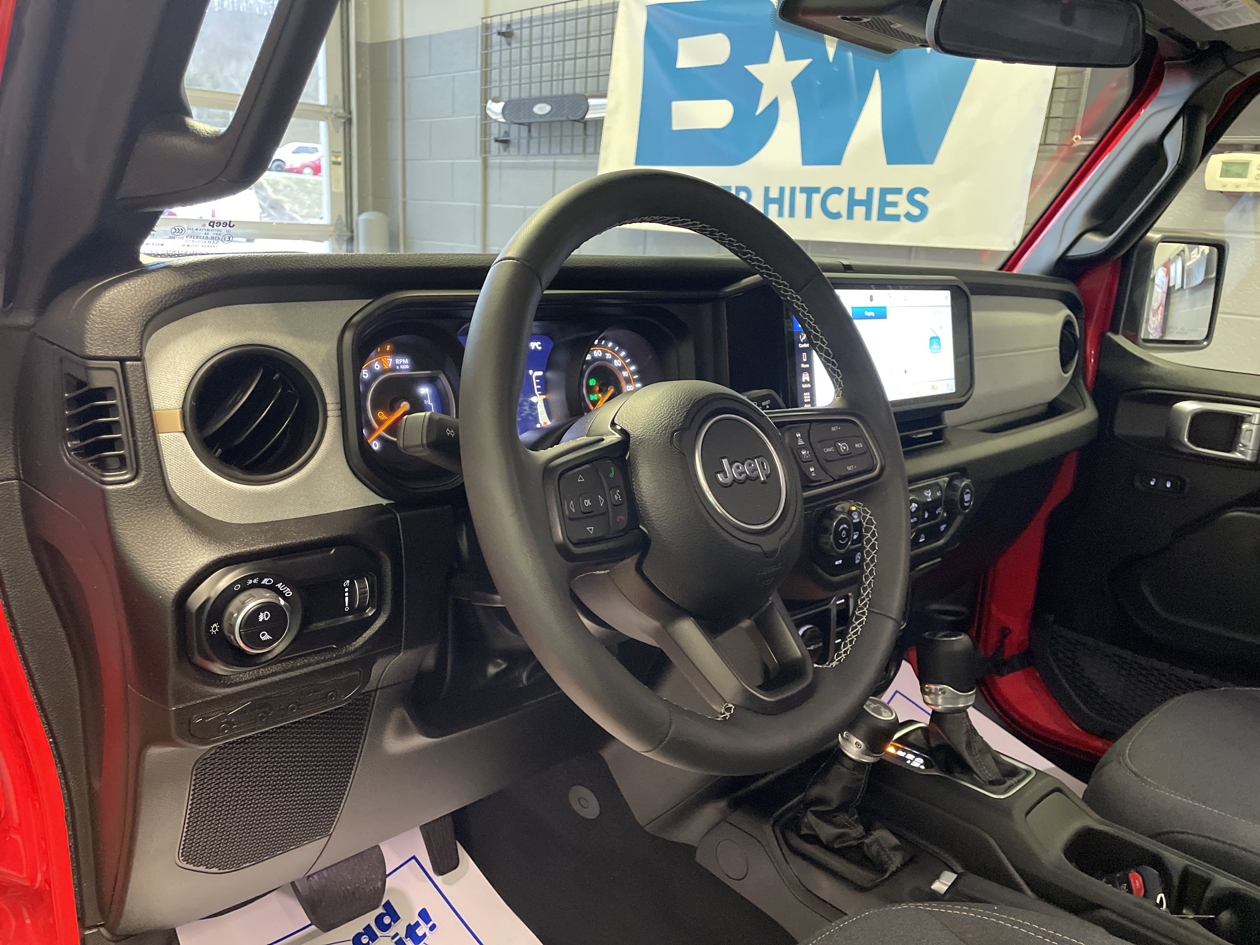 Used 2025 Jeep Gladiator Sport image 17