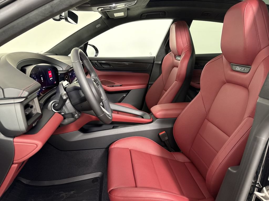 New 2026 Porsche Macan Turbo Electric AWD/4WD image 5