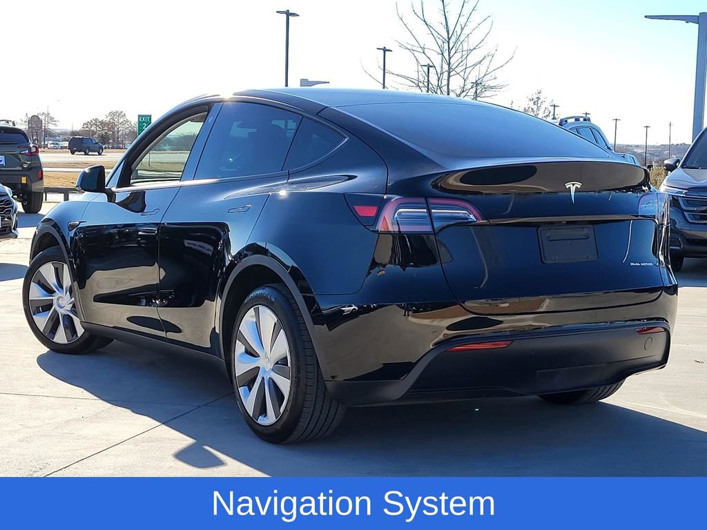 Used 2022 Tesla Model Y Long Range image 3