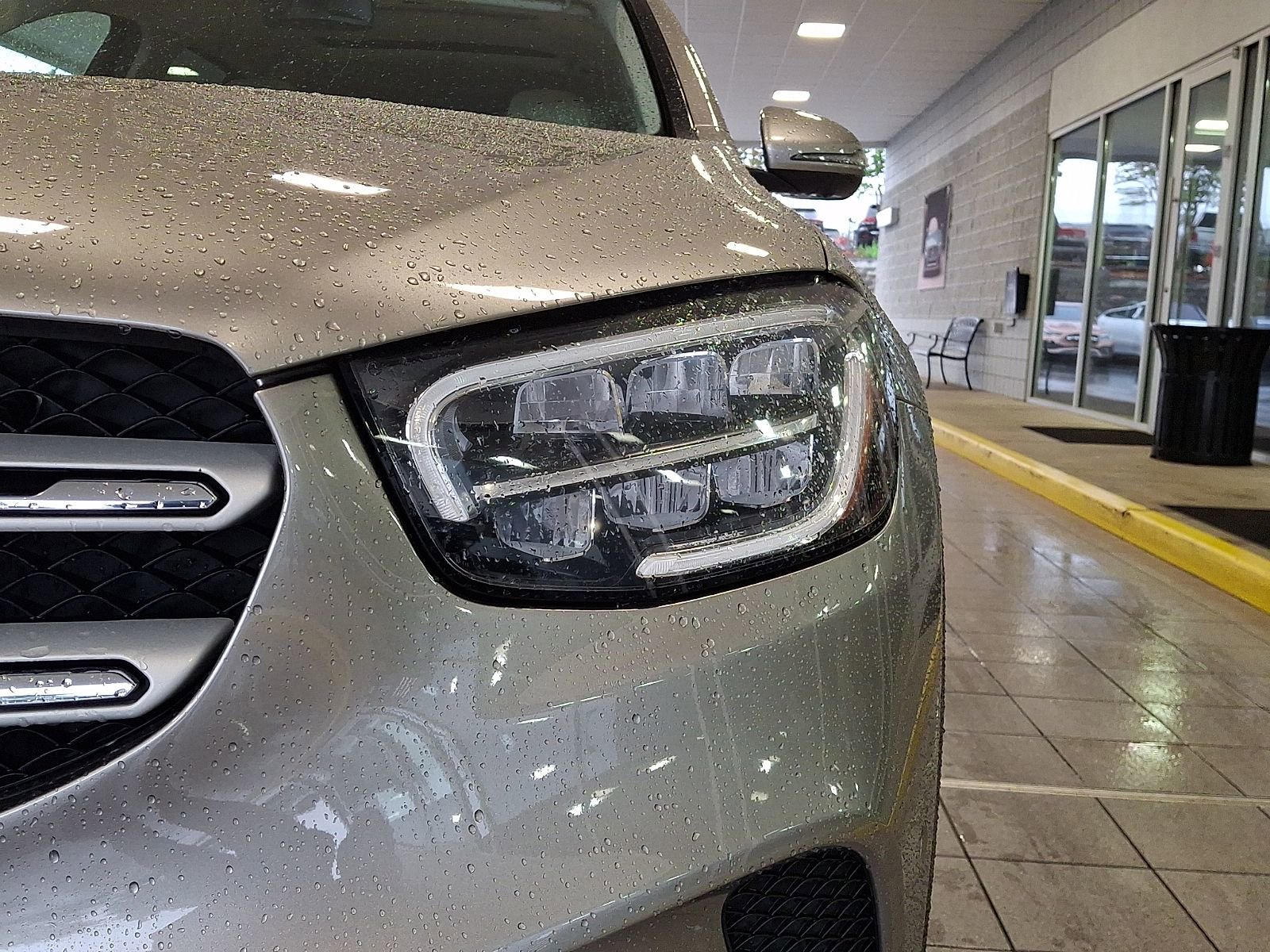 Used 2021 Mercedes-Benz GLC 300 4MATIC image 9