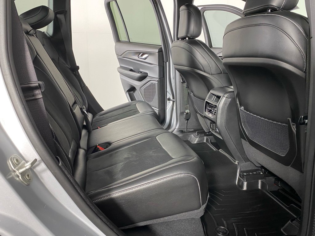 Used 2024 Jeep Grand Cherokee Altitude image 12