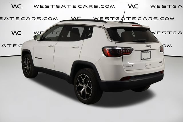 Used 2024 Jeep Compass Latitude AWD/4WD image 43