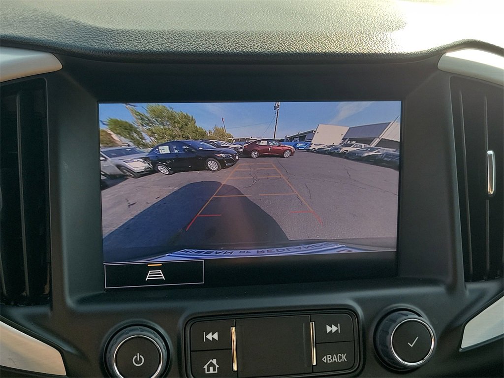 Used 2023 GMC Terrain SLT image 12
