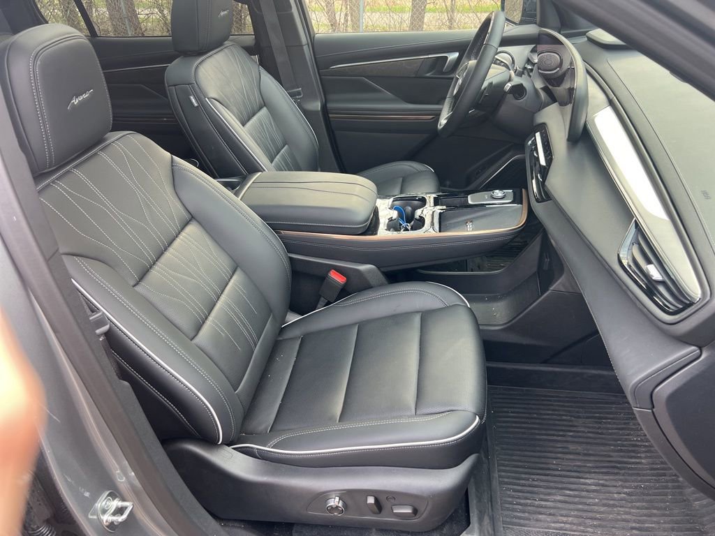 Used 2026 Buick Enclave Avenir w/ Super Cruise Package image 42