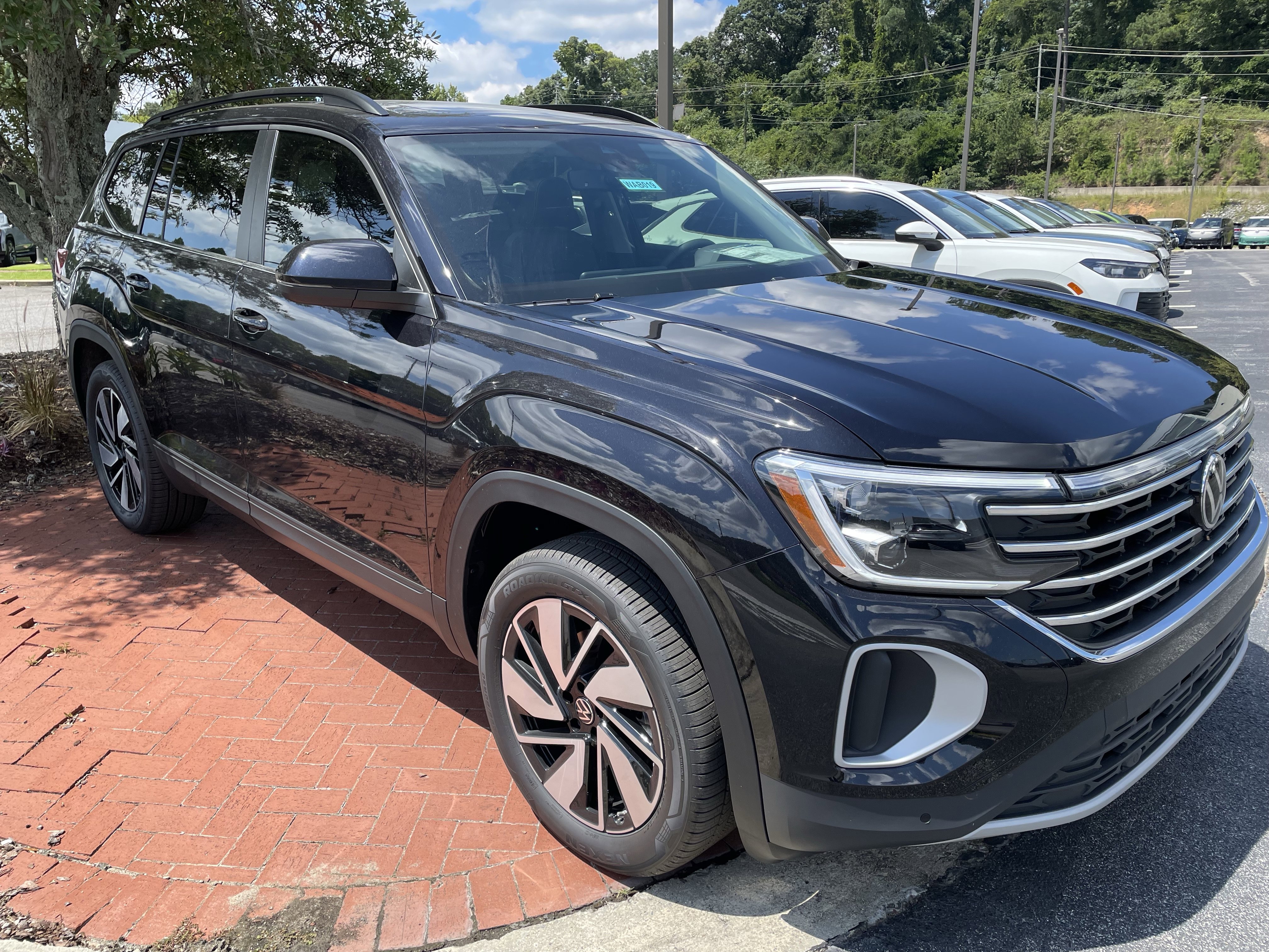 New 2026 Volkswagen Atlas SE image 3