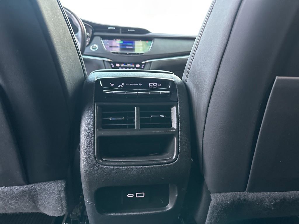 Used 2021 Cadillac XT5 Premium Luxury image 17