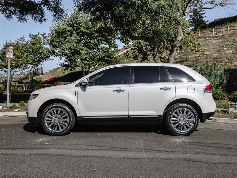 Used 2014 Lincoln MKX FWD w/ Equipment Group 102A image 2