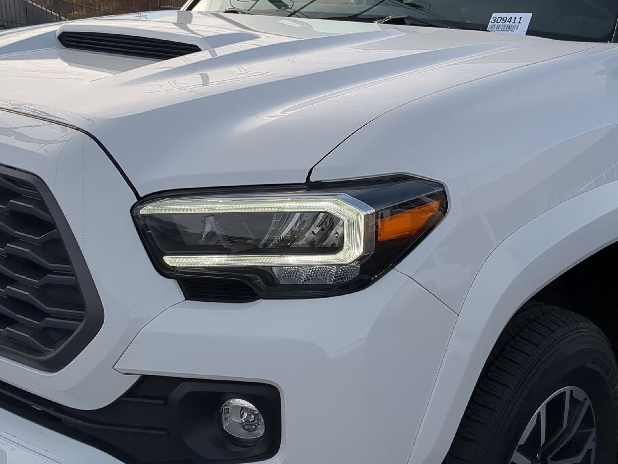 Used 2022 Toyota Tacoma TRD Sport image 11