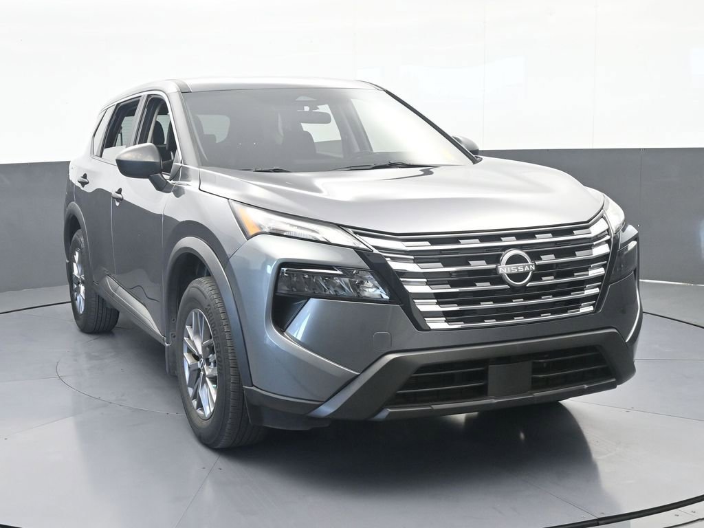 Used 2025 Nissan Rogue S FWD image 9