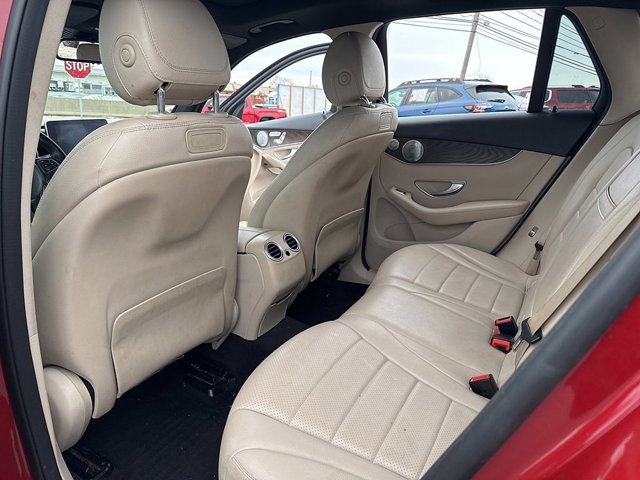 Used 2018 Mercedes-Benz GLC 300 4MATIC image 11