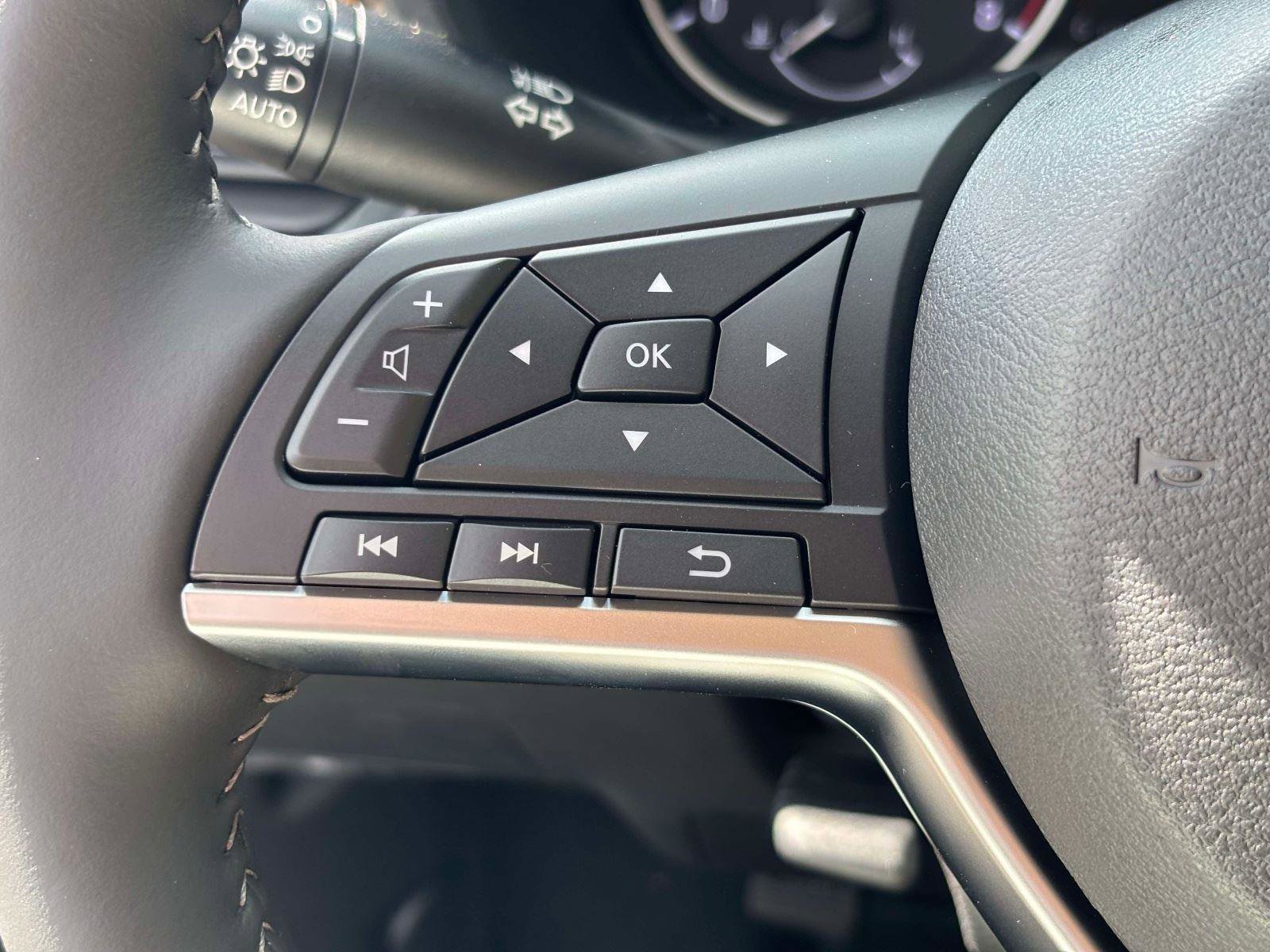 New 2025 Nissan Sentra SV w/ SV Premium Package image 20