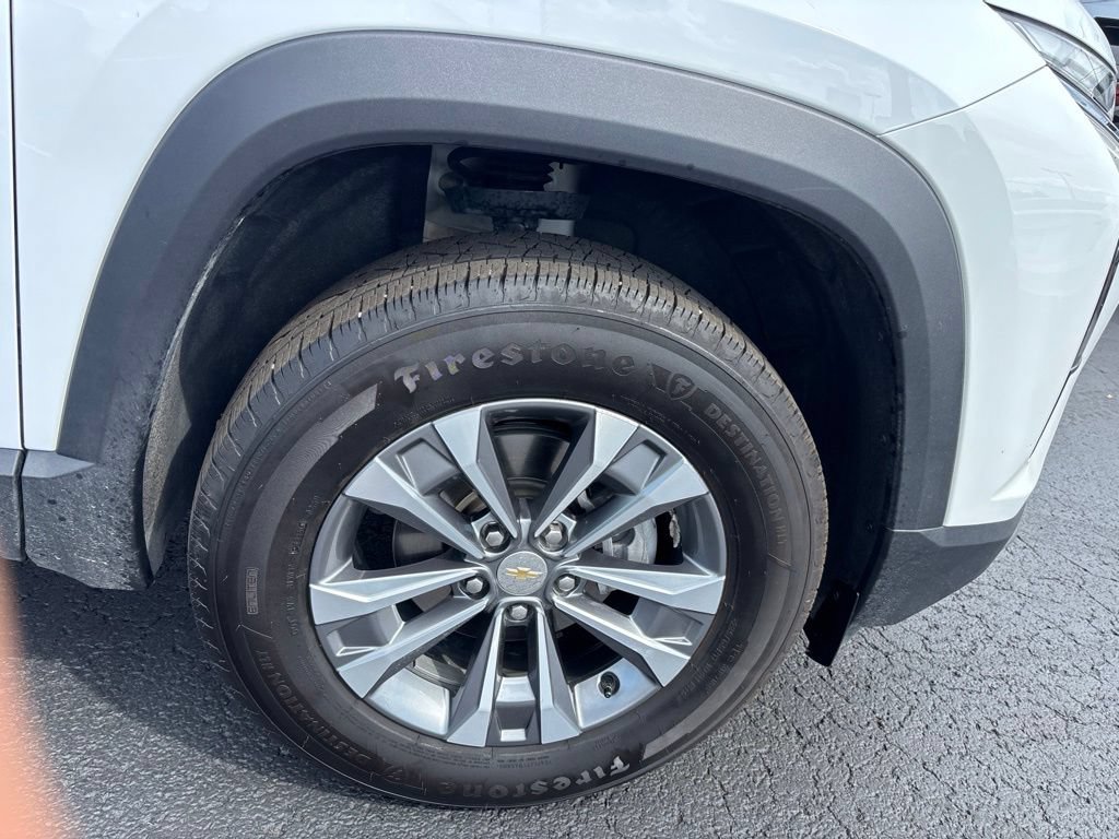 Used 2026 Chevrolet Equinox LT w/ Convenience Package II FWD image 11