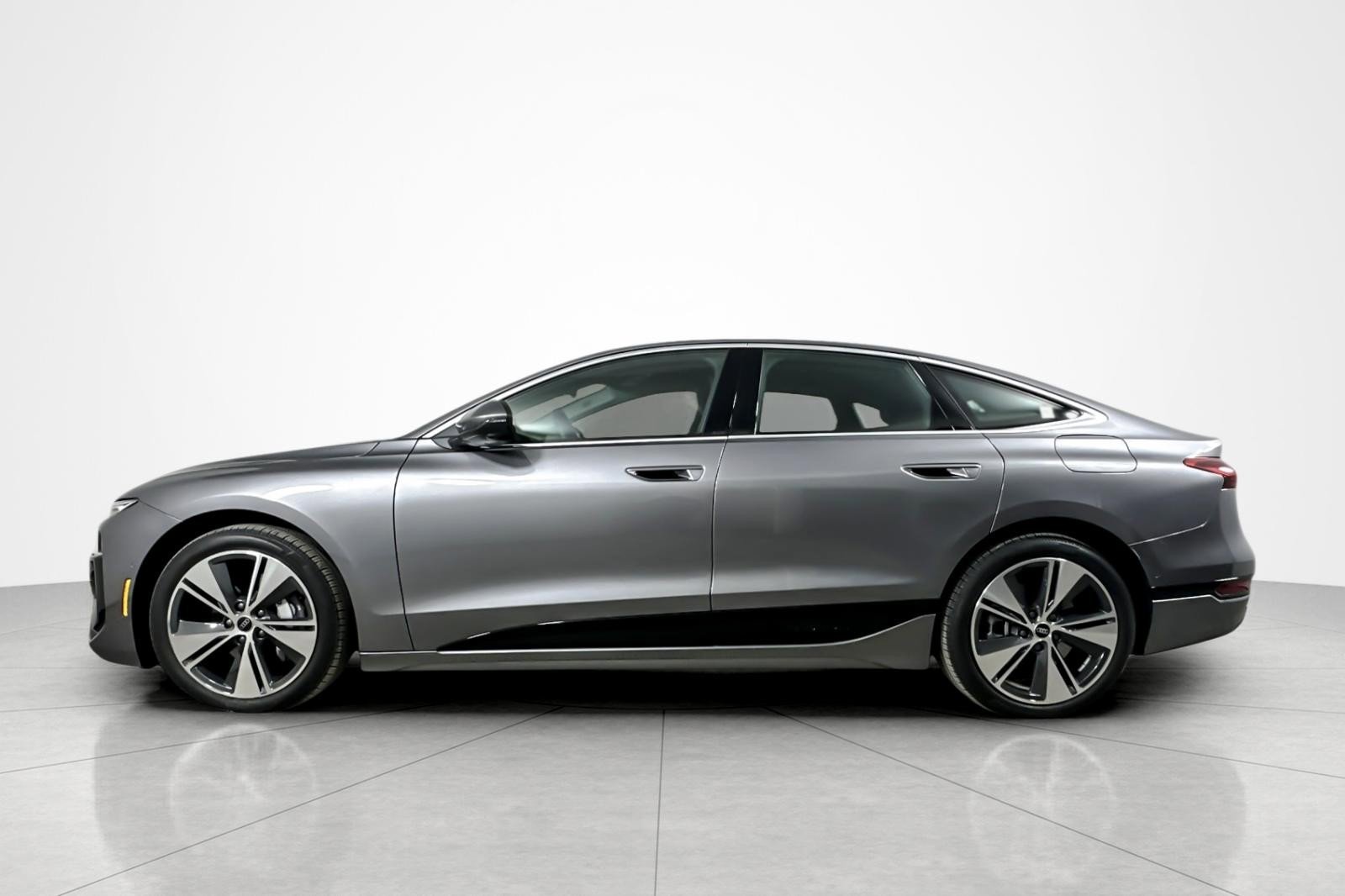 Used 2025 Audi A6 e-tron Premium Plus w/ Premium Plus image 2