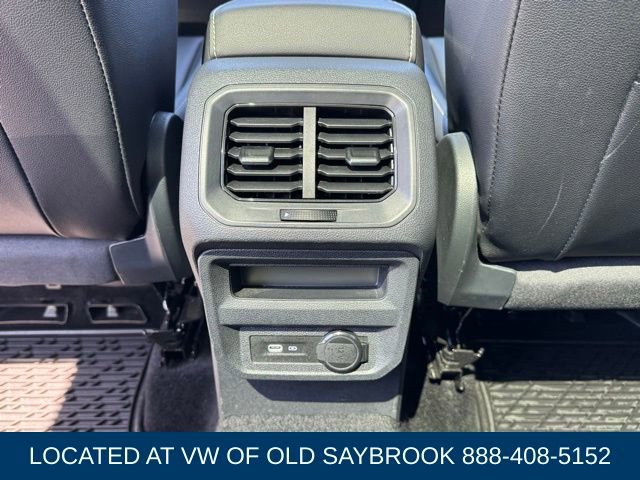 Used 2022 Volkswagen Tiguan SE w/ Panoramic Sunroof Package image 12