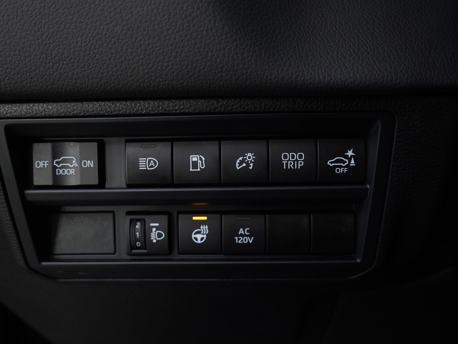 Used 2025 Toyota Sequoia Limited w/ Tow Technology Package image 29