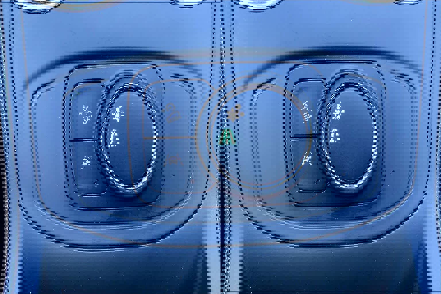 Used 2024 GMC Terrain SLE image 35