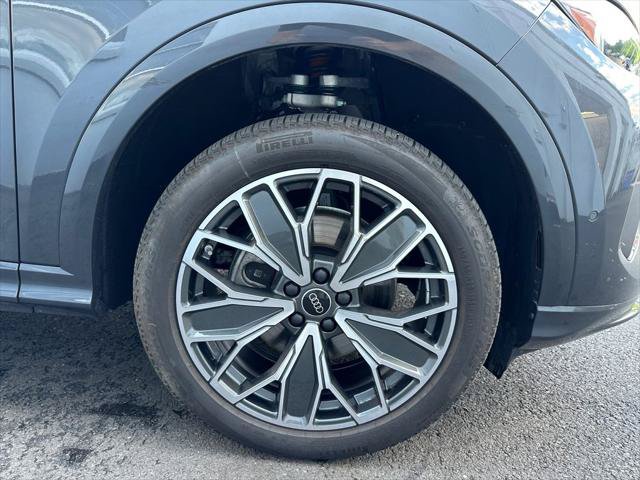 Certified 2025 Audi Q5 Premium w/ Premium Plus AWD/4WD image 17