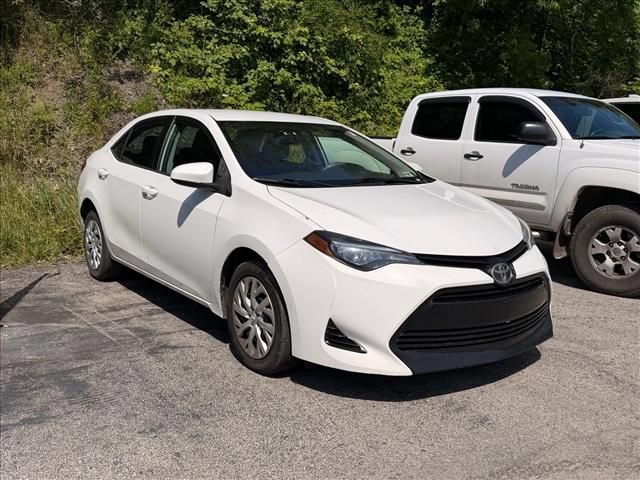 Used 2017 Toyota Corolla LE FWD image 1