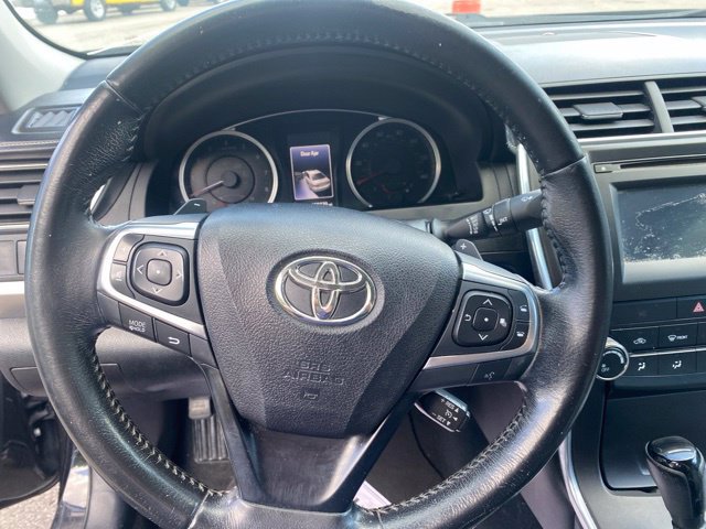 Used 2015 Toyota Camry SE FWD image 16