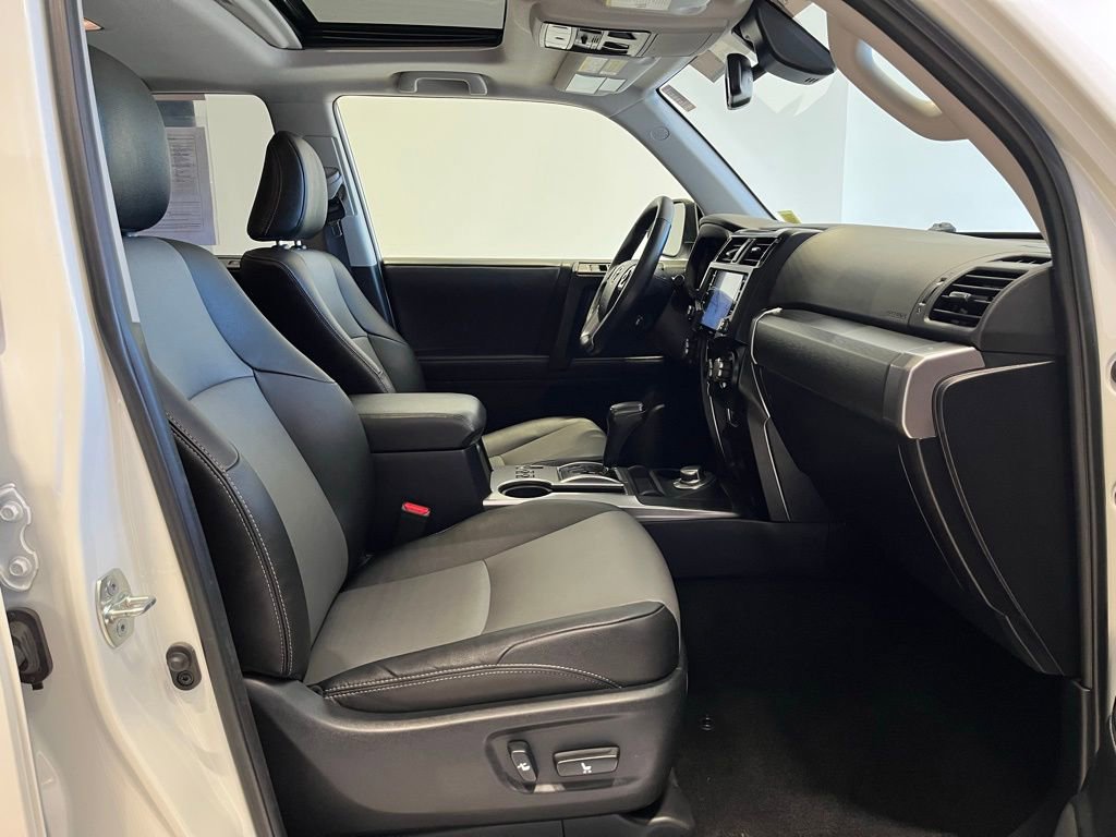 Used 2023 Toyota 4Runner SR5 Premium w/ Moonroof Package AWD/4WD image 25