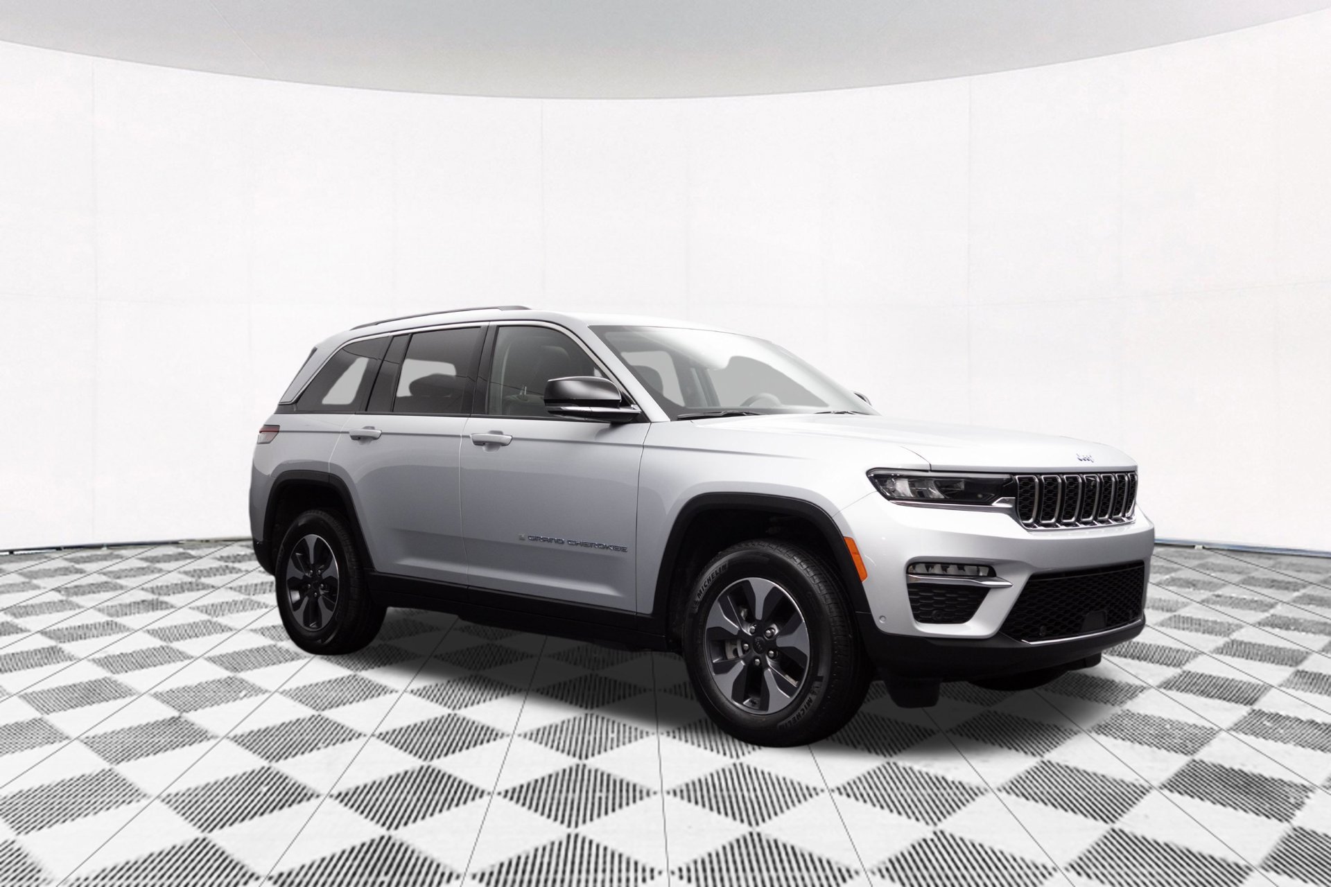 Used 2022 Jeep Grand Cherokee Limited 4xe w/ Luxury Tech Group II AWD/4WD image 16