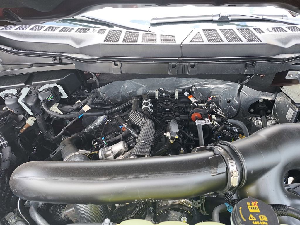 New 2025 Ford F150 Lariat w/ Equipment Group 501A Mid image 15