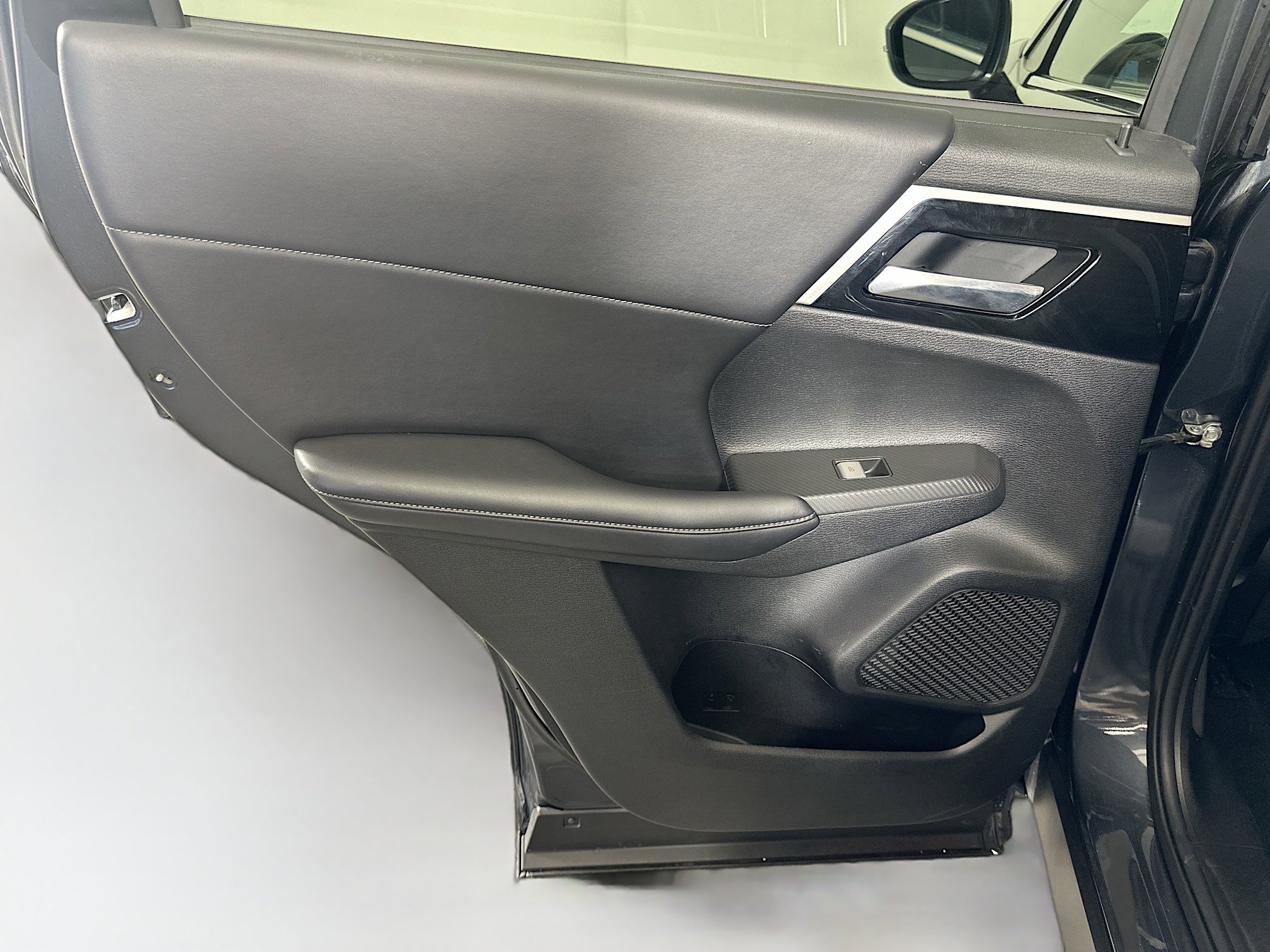 Used 2024 Mitsubishi Outlander SE image 27