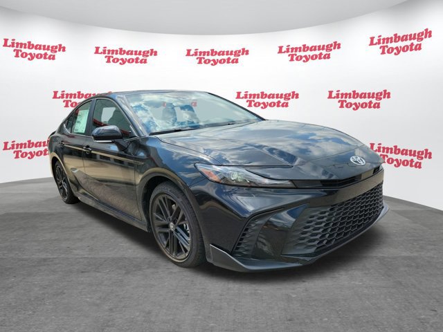 Used 2025 Toyota Camry SE image 17