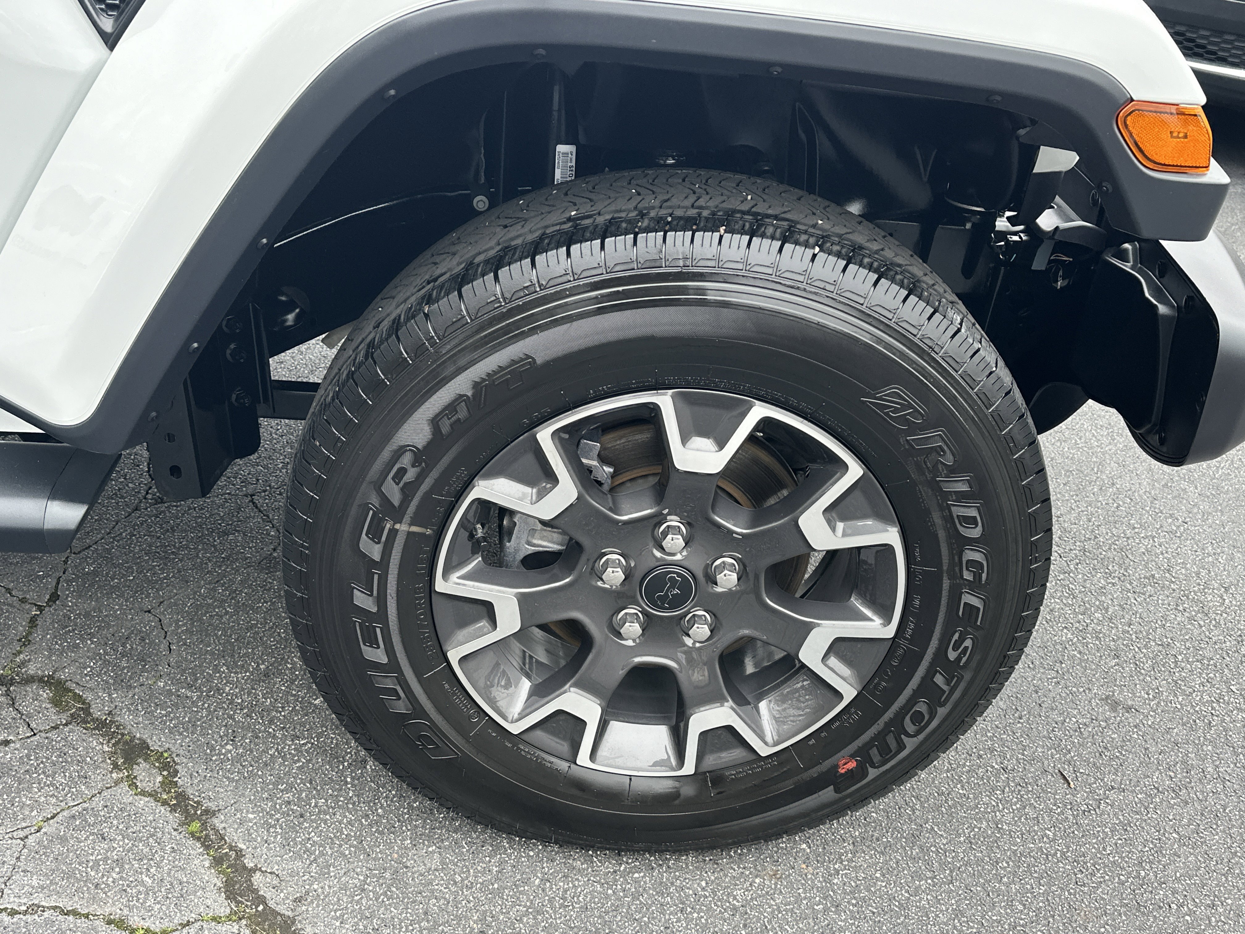 Used 2025 Jeep Wrangler Sahara w/ Safety Group image 15