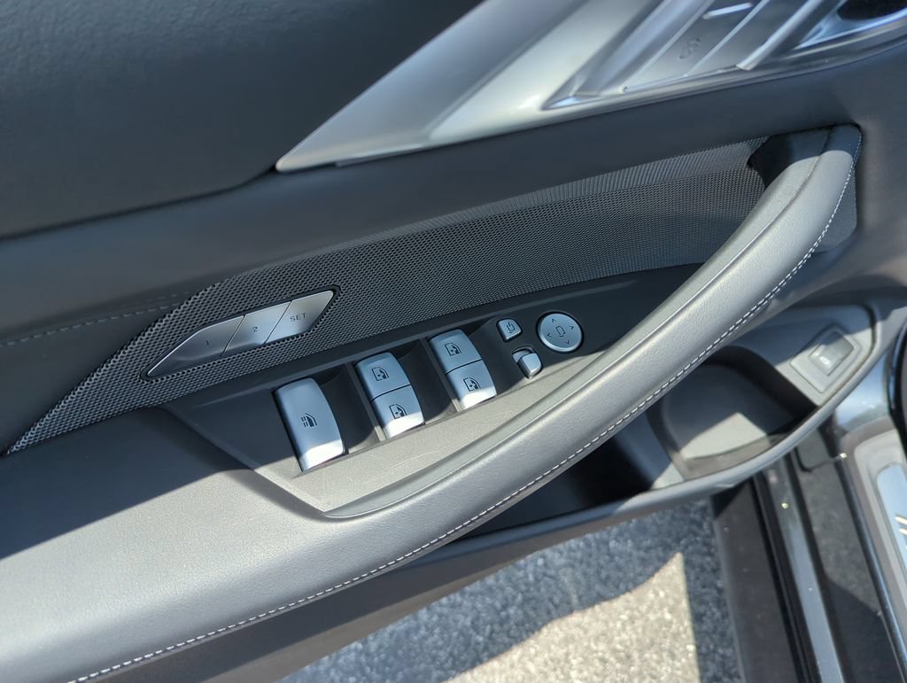 Used 2026 BMW M4 xDrive Competition AWD/4WD image 17