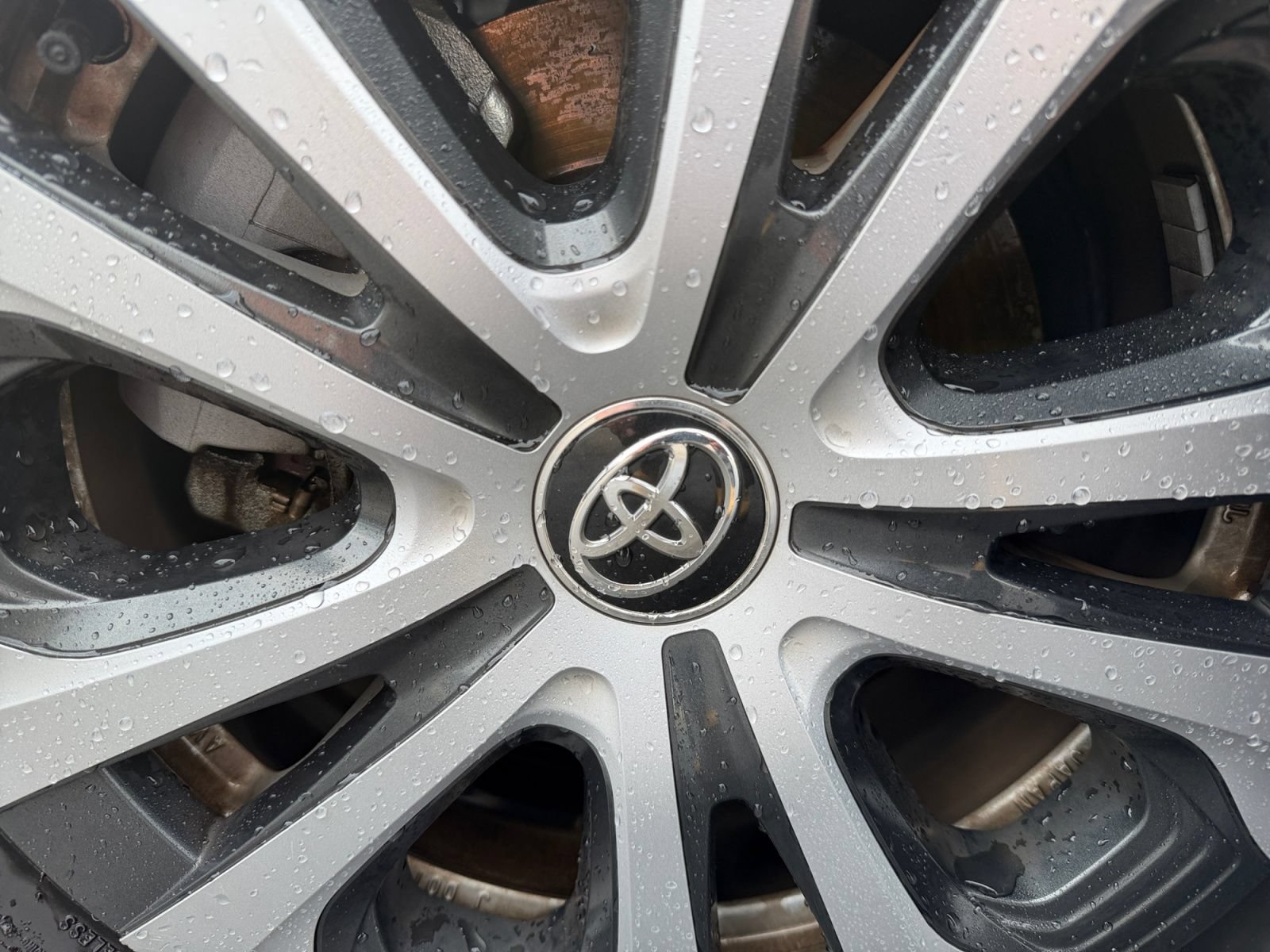 Used 2021 Toyota Corolla LE FWD image 31