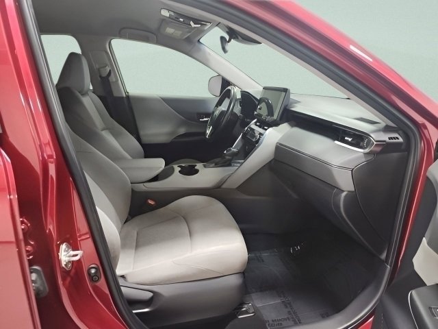 Used 2023 Toyota Venza LE AWD/4WD image 14