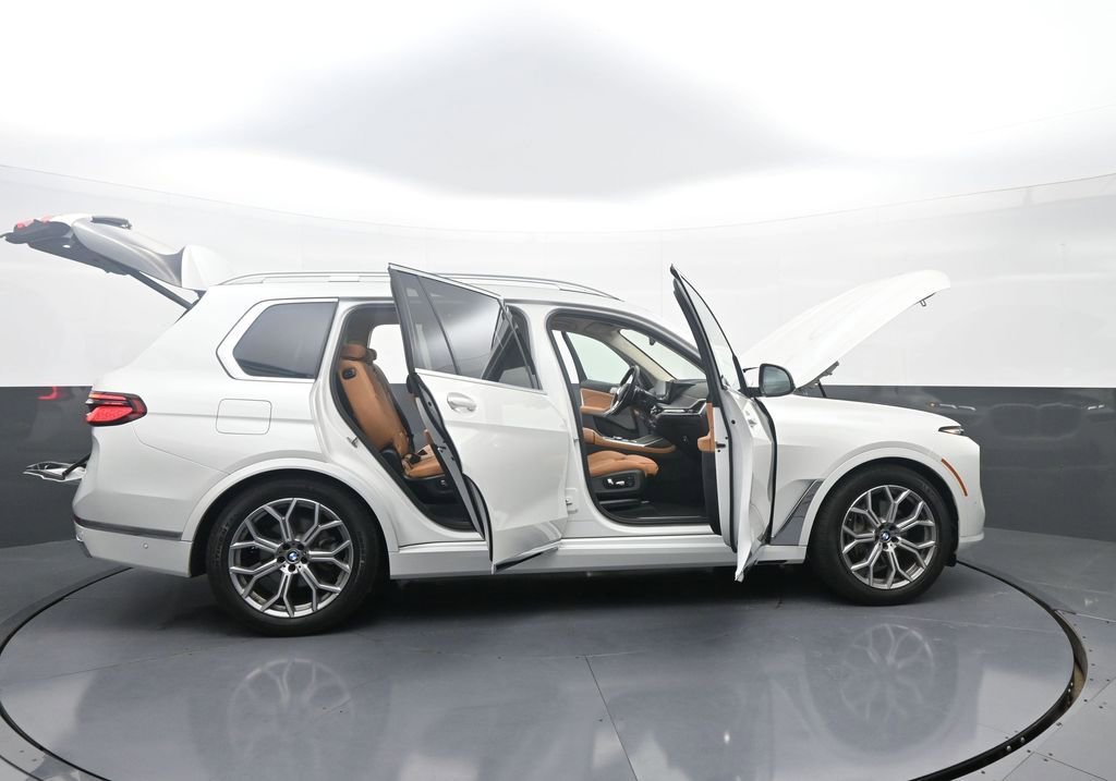Used 2026 BMW X7 xDrive40i AWD/4WD image 46