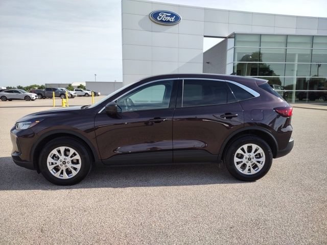 Used 2023 Ford Escape Active AWD/4WD image 2