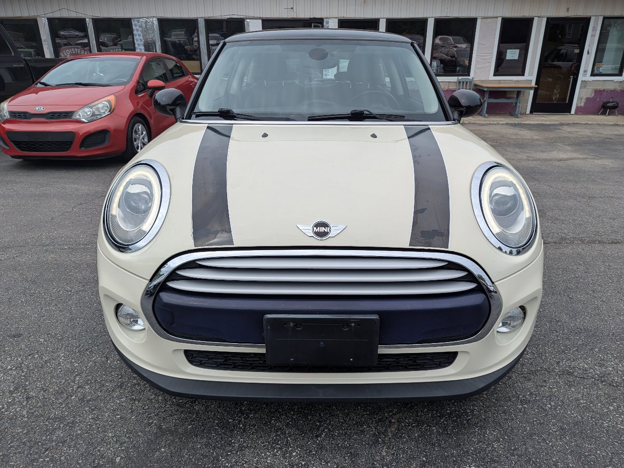 Used 2015 MINI Cooper 2-Door Hardtop image 2