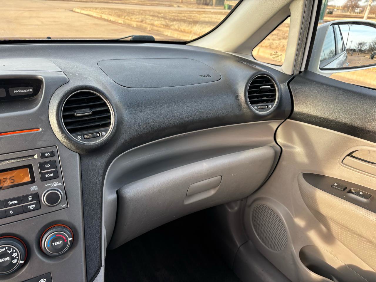 Used 2007 Kia Rondo LX FWD image 17