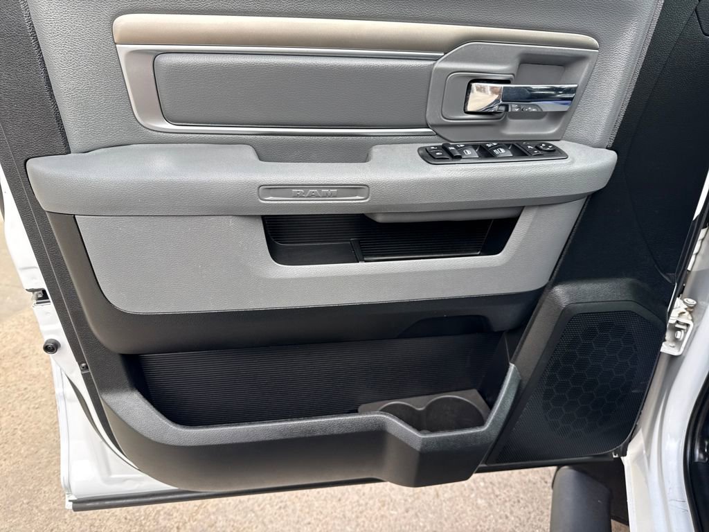 Used 2018 RAM 1500 SLT image 10